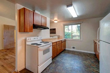 3265 Moorhead Ave. 4 Beds House for Rent Photo Gallery 1